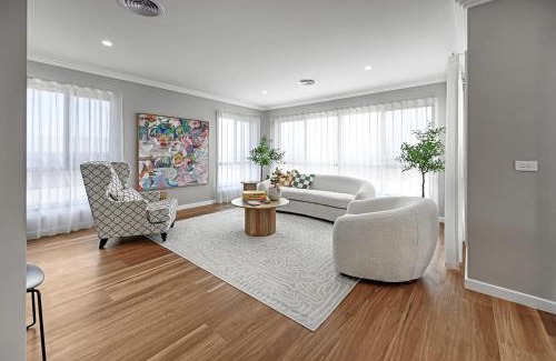 Kelso House | Hillgrove - Sophisticated & Refined Entertainer