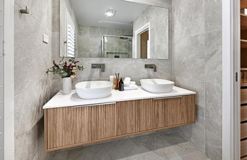 Kelso House | Hillgrove - Sophisticated & Refined Entertainer