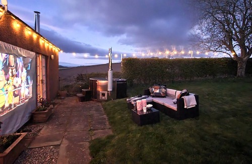 Bouvet Island Cottage | Hillockbrae Cottage- hot tub & garden cinema, luxury, nature, peaceful, special