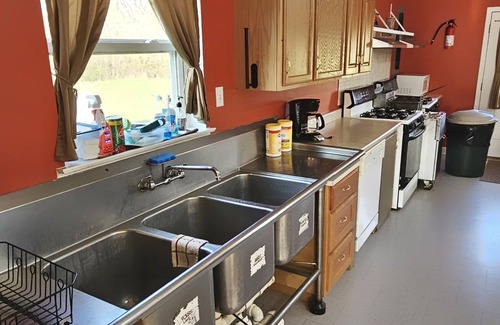Michael Cabin | Hills and Hollers Hunting Lodge, check availability during October thru December