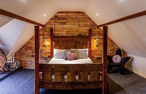 Axminster House | Hills Farm Stays