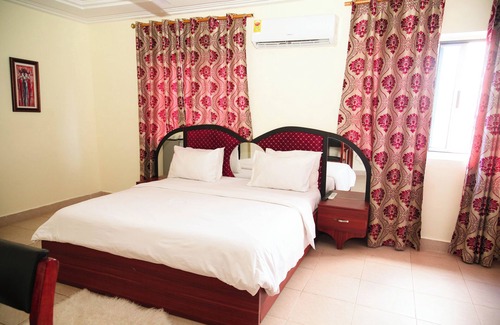 Kwabenyan Hotel | HILLS HAVEN HOTEL