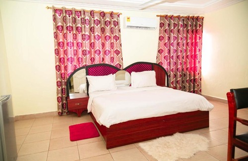 Taifa Hotel | Hills Haven Hotel