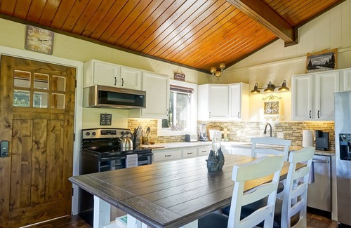 Rainbow Valley House | Hills Mountain Hideaway | Stunning Views | Firepit