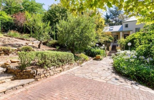 Bridgewater Villa | HILLS RETREAT - ITALIAN VILLA SET ON 2 ACRES