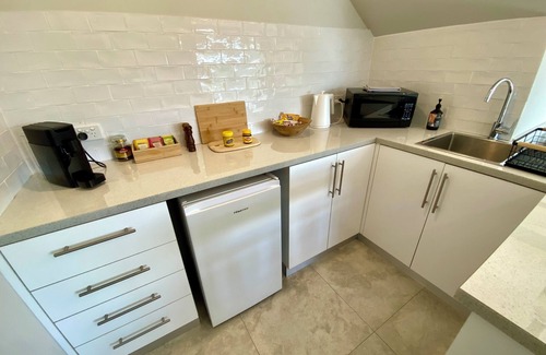 Kiama Apartment | Hills View BnB Studio @ Kiama Heights,This place has a style all its own.