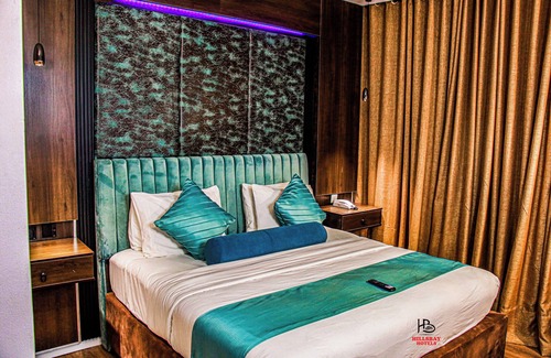 Ajah Hotel | Hillsbay Hotel