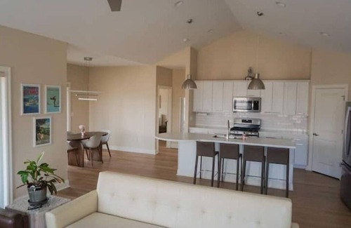 Hillsdale Condo | Hillsdale’s Hidden Condo Hideaway