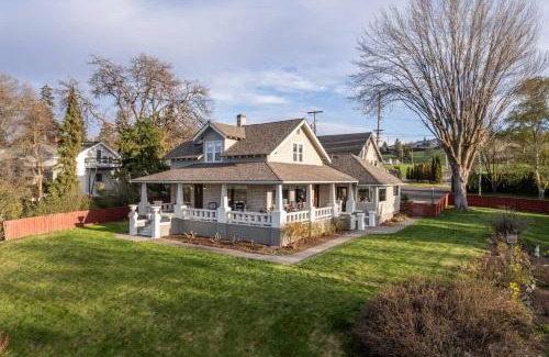 The Dalles House | HillsHyde Escape