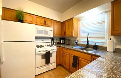 Homestead Apartment | Hillside 2 Bedroom Apartment In Portland