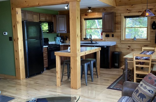Schroon Lake Cabin | Hillside ADK Log Cabin with beautiful Schroon Lake views - 5 minutes to village!