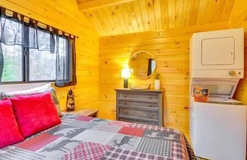 Traphill House | Hillside cabin with fire pit and mountain views!