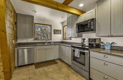 Williams Cabin | Hillside Cabin~Williams & Grand Canyon Destination