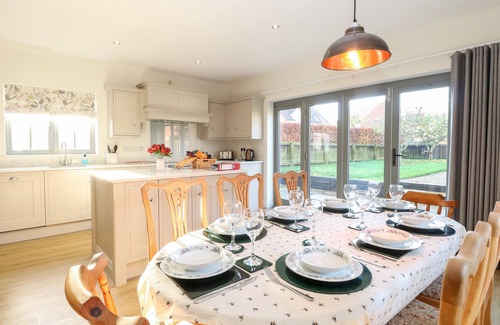 Beeston Cottage | HILLSIDE COTTAGE, family friendly, with a garden in Necton