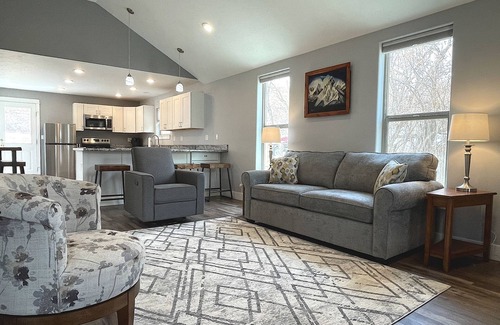 Cody House | Hillside Cottage, located within walking distance to downtown Cody!