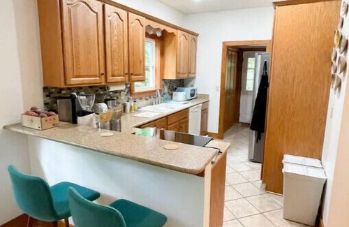 Clayton Cottage | Hillside Cottage ★ Relax /Play /Indulge /Work