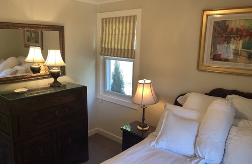 Almonte House | Hillside Cottage , Views of SF bay , 10 mins. to San Francisco , Muir woods!