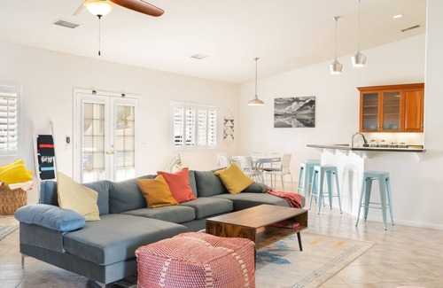 Yucca Valley House | Hillside Desert House - Hot Tub, Fire Pit And Bbq! 3 Bedroom Home by RedAwning