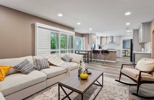West Covina House | Hillside Escape on Easthills Drive - Your Perfect Getaway Awaits Here! #41742