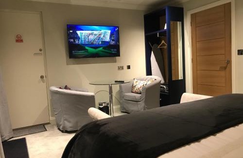 Woking Apartment | Hillside Farm Barn