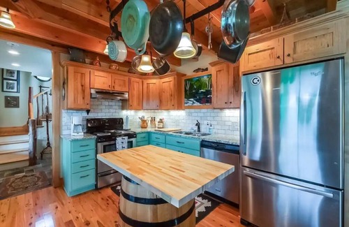 Keene Other | Hillside Farm & Creek - A Bourbon Trail Retreat
