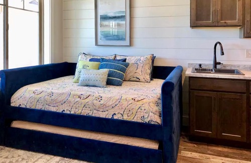 Bloomington House | Hillside Farm’s Cottages
