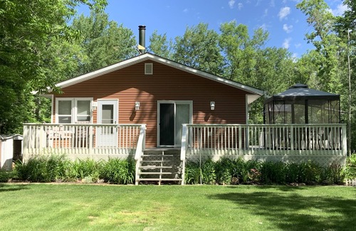Hillside Beach Cottage | Hillside Haven