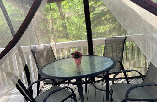 Hillside Beach Cottage | Hillside Haven