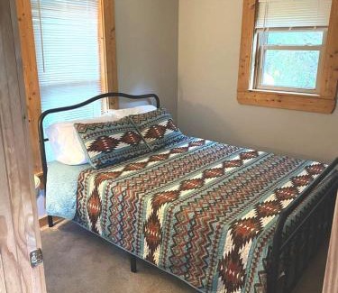 Rutherfordton House | Hillside Haven Cabin - Amazing Views with Hot Tub, Rutherfordton, NC