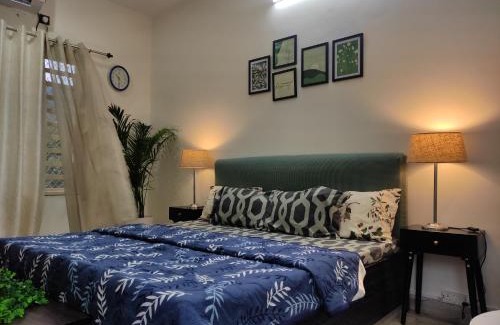 Kathgodam House | HillSide Haven HomeStay with scenic Mountain views