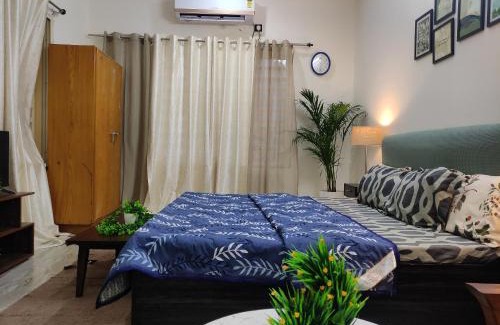 Kathgodam House | HillSide Haven HomeStay with scenic Mountain views