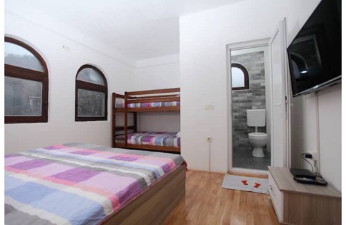 Dolna Matka Apartment | Hillside Haven- Kulla East