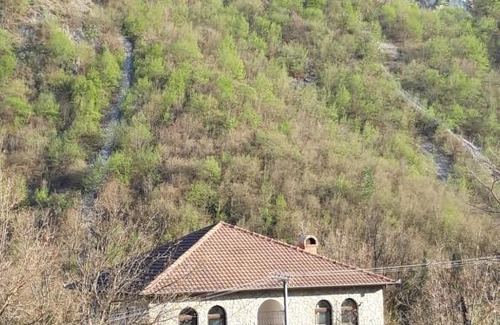 Dolna Matka Hotel | Hillside Haven