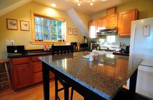 Juneau House | Hillside Haven - Secluded Guest Suite with Your Own Private Spa.