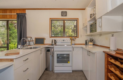 Tairua House | Hillside Haven - Tairua Holiday Home