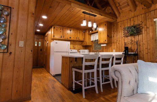 West Columbia Cabin | Hillside Haven