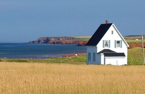 Burlington Cottage | Hillside Haven with Ocean View, Minutes to Cousin's Shore Beach!