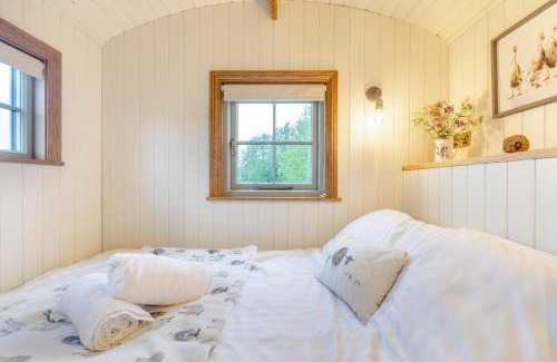 Blackwell in the Peak House | Hillside Hideout
