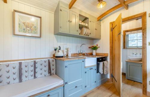 Blackwell in the Peak House | Hillside Hideout