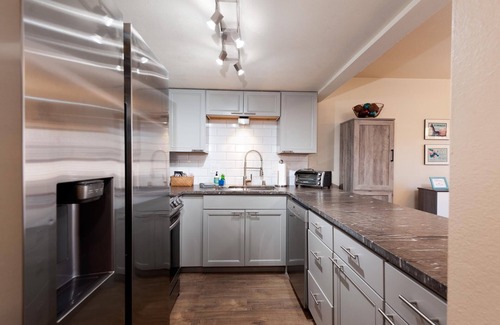 Durango Condo | Hillside Hideaway | By FLC, Town, Trails&Golf - Pool & HotTub - Ferringway#17
