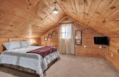 Elizabethton House | Hillside Hideaway cabin