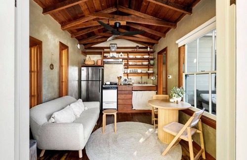 Topanga House | Hillside Hideaway Guest House in Topanga Canyon