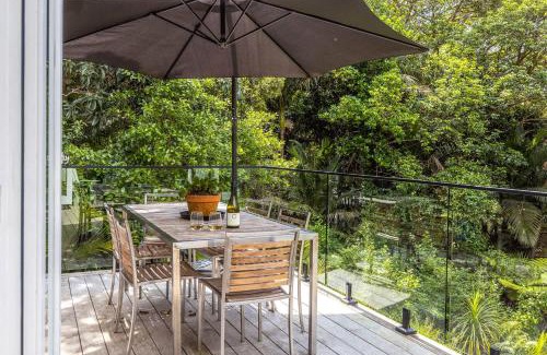 Ostend House | Hillside Hideaway