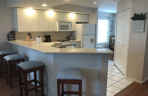 Table Rock Condo | Hillside Hideaway ~ Spacious Poolside 2 bed 2 bath condo