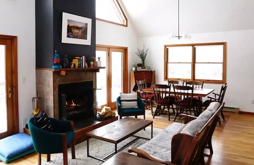Fleischmanns Cabin | Hillside Hideaway: fireplace + 5 mins to Belleayre