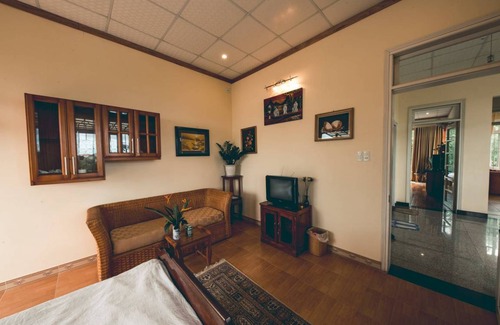 Thuy Xuan Cabin | Hillside Homestay Hue - Em Room (top Apartment)