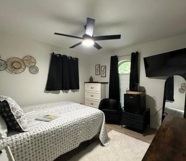 Tyler House | Hillside House Room 2