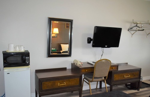 Pembroke Hotel | Hillside Inn Pembroke