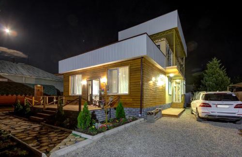 Karakol Hotel | Hillside Karakol B&B