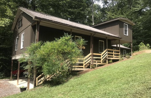 Baxter House | Hillside Loft at Window Cliff Valley at Burgess Falls